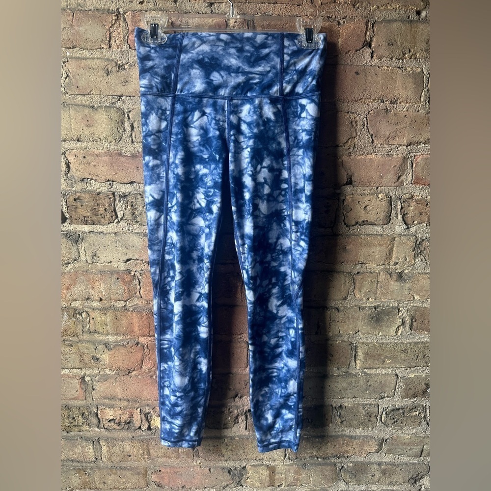 Athleta Blue Tie-Dye Capris